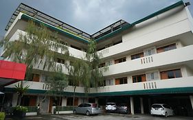 Reddoorz Plus @ Ciumbuleuit Area 3*